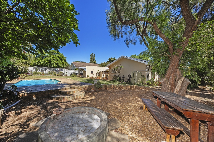 4 Bedroom Property for Sale in Kenridge Western Cape